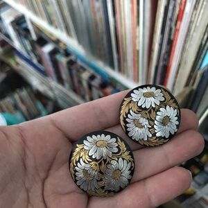 Etched Floral Round Earrings — Black, Gold & Silver Daisy Design